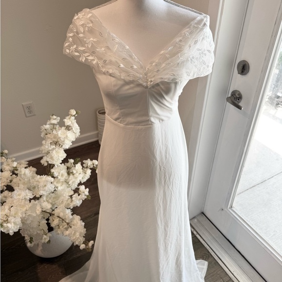 Wedding Dress off shoulder White Sheer Floral Gown size Small - Picture 11 of 11